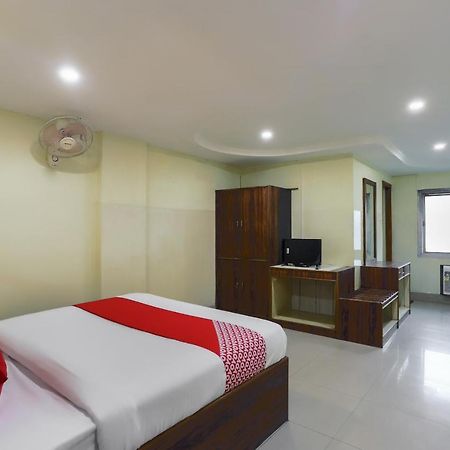 Oyo 72139 Rishi Satsang Bhawan Hotel Vrindāvan Zewnętrze zdjęcie