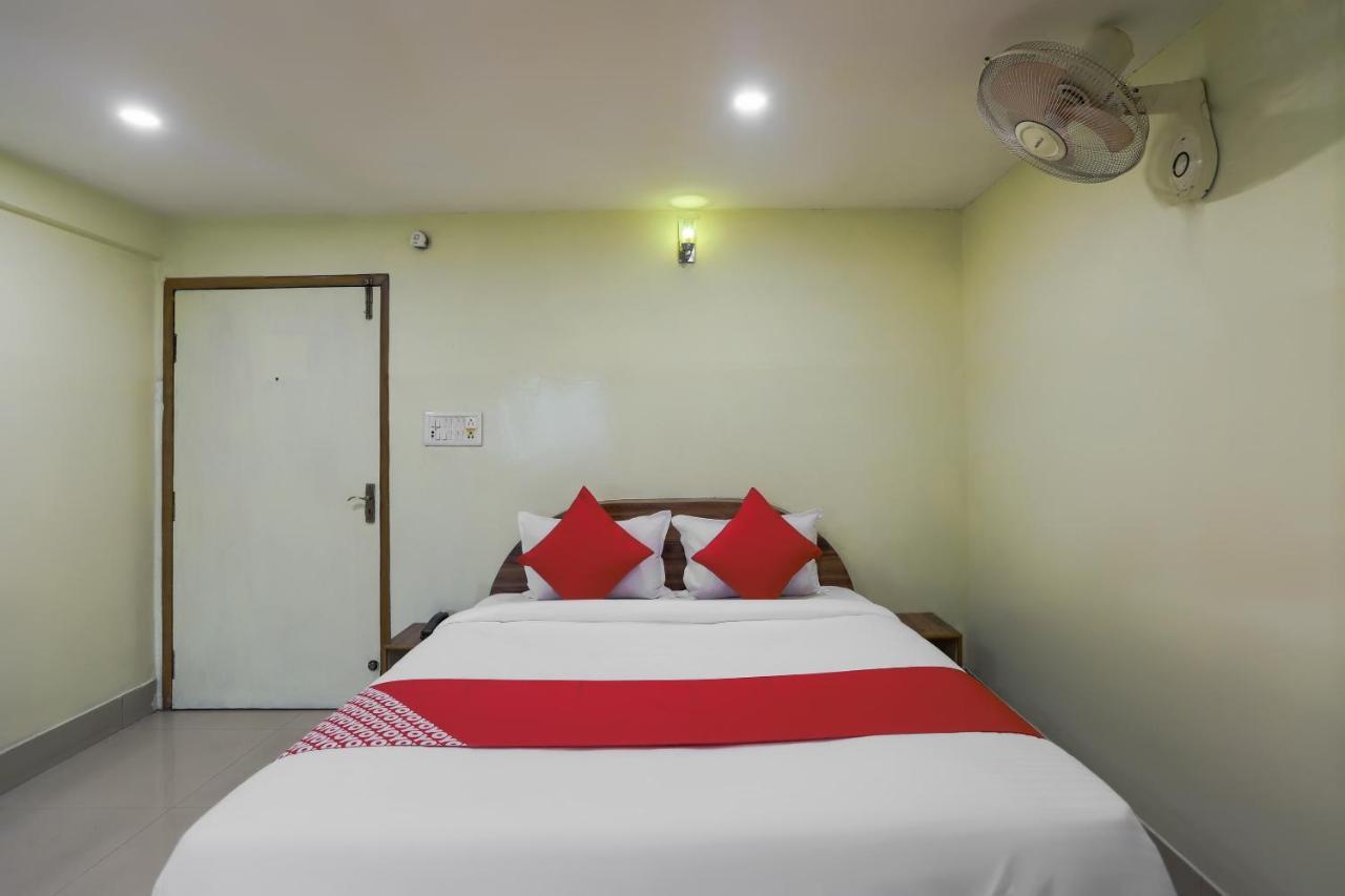 Oyo 72139 Rishi Satsang Bhawan Hotel Vrindāvan Zewnętrze zdjęcie