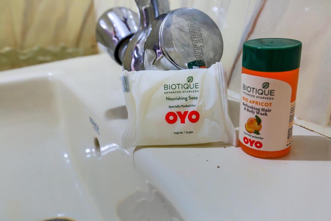 Oyo 72139 Rishi Satsang Bhawan Hotel Vrindāvan Zewnętrze zdjęcie